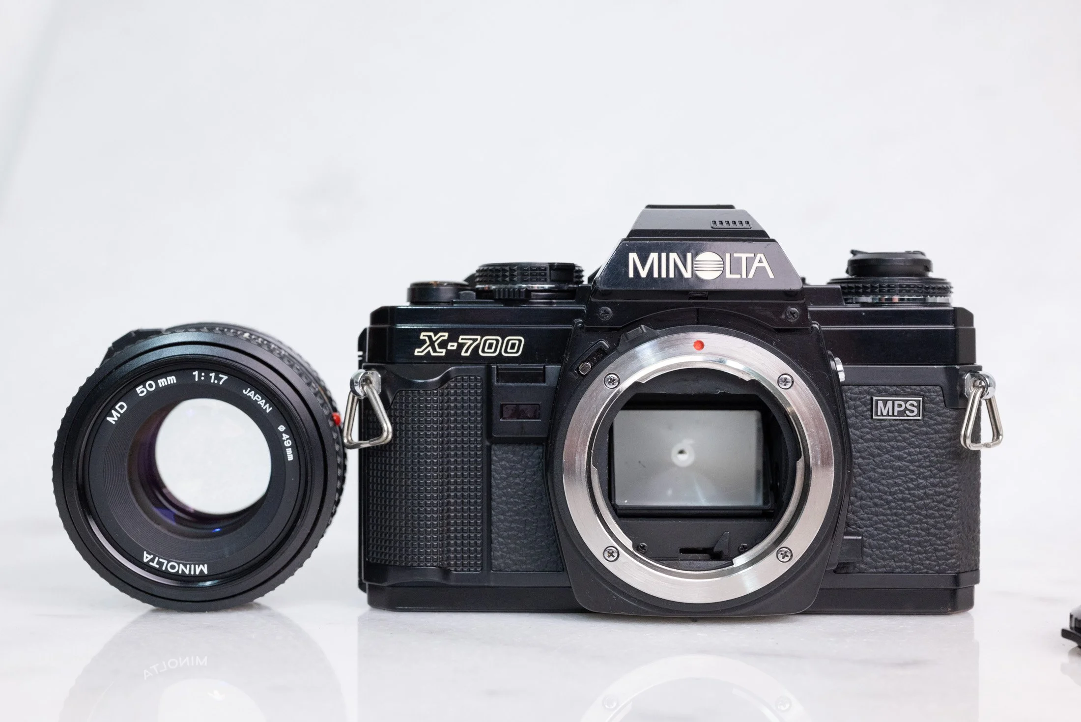 Minolta X-700 35mm Film SLR Camera with Minolta MD 50mm F/1.7 Fast